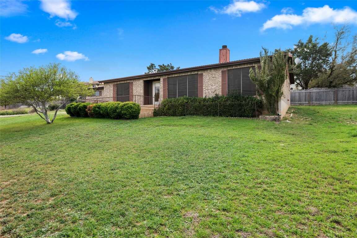 Property Photo:  602 Rogart Drive  TX 78669 