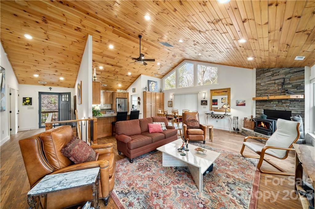 Property Photo: 39 Maplewood Drive NC 28751