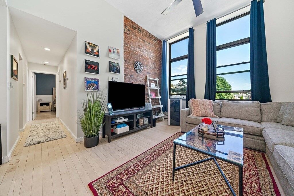 Property Photo: 80 Beaumont St 203 MA 02124