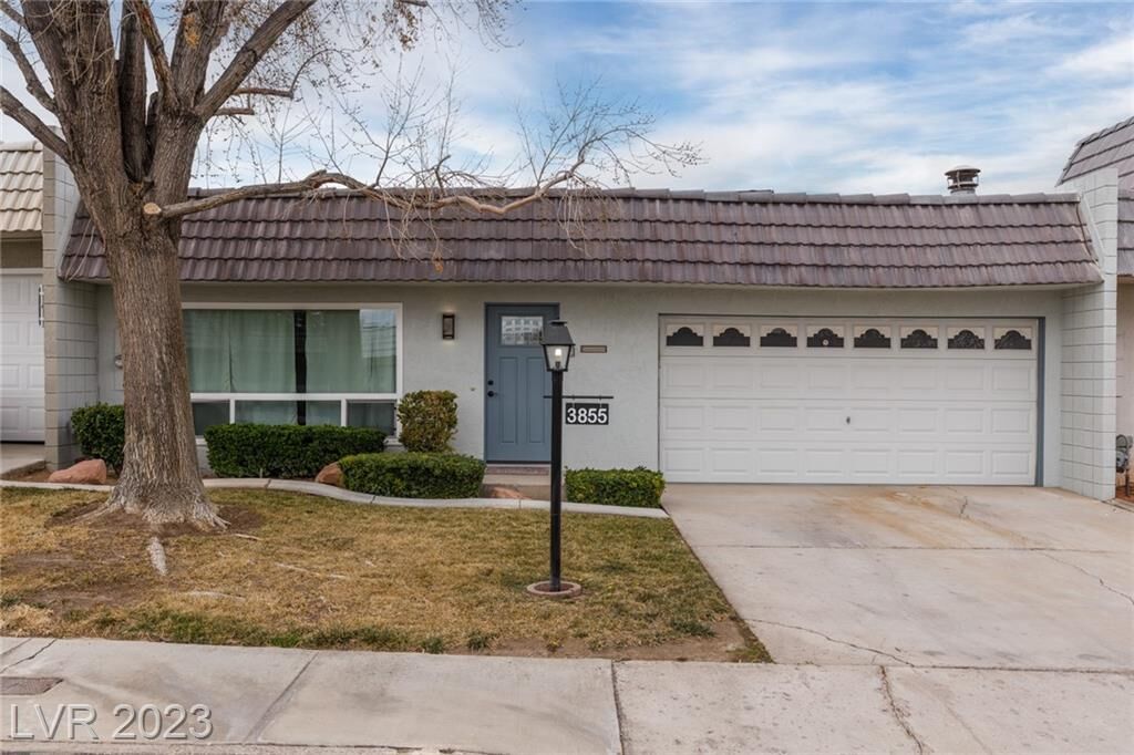 Property Photo: 3855 Atlantis Street NV 89121