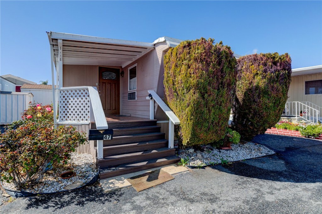 Property Photo:  17100 Gramercy Place 47  CA 90247 