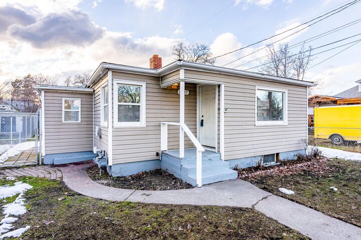 2217 N Denver St  Spokane WA 99207 photo