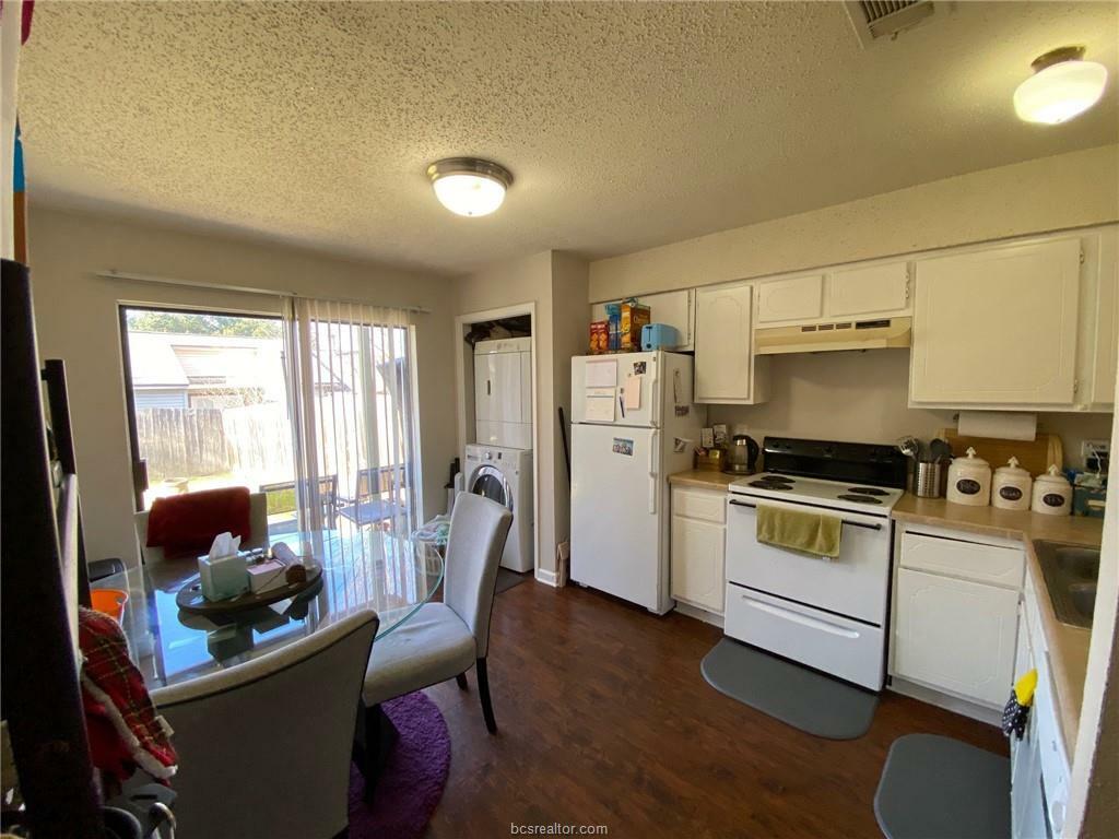 Property Photo:  411 Manuel Dr B  TX 77840 