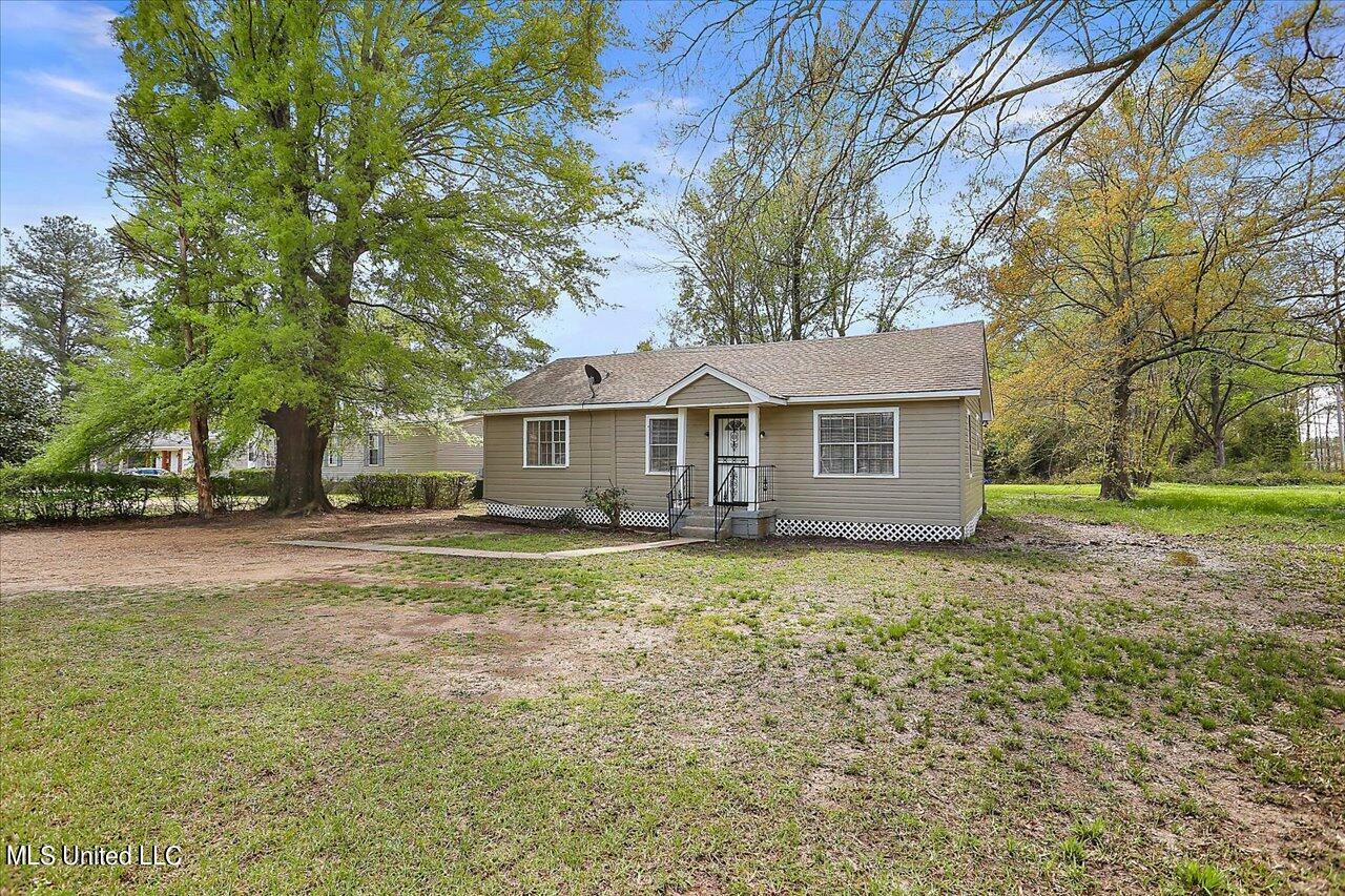 Property Photo: 802 Old Whitfield Road MS 39208