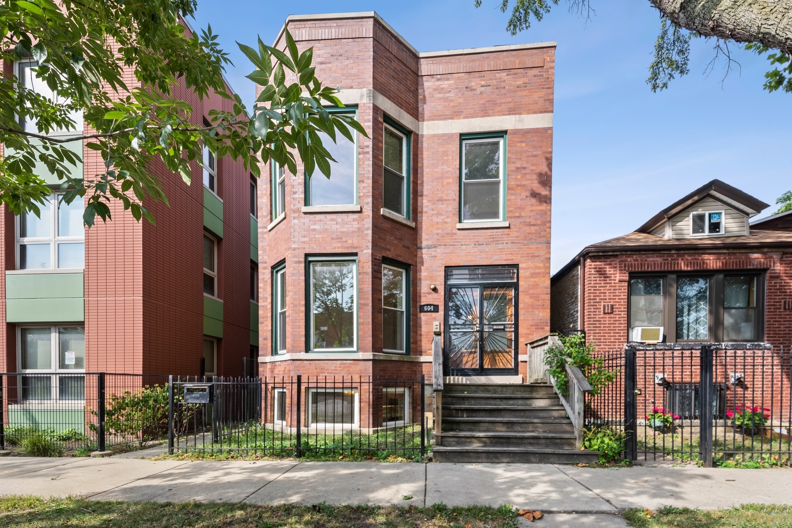 Property Photo: 604 N Saint Louis Avenue IL 60624