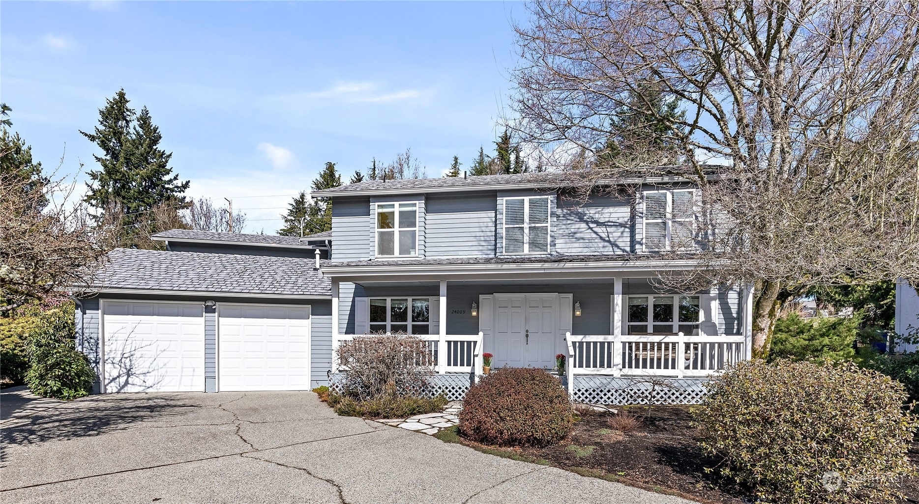 Property Photo: 24009 137th Avenue SE WA 98042