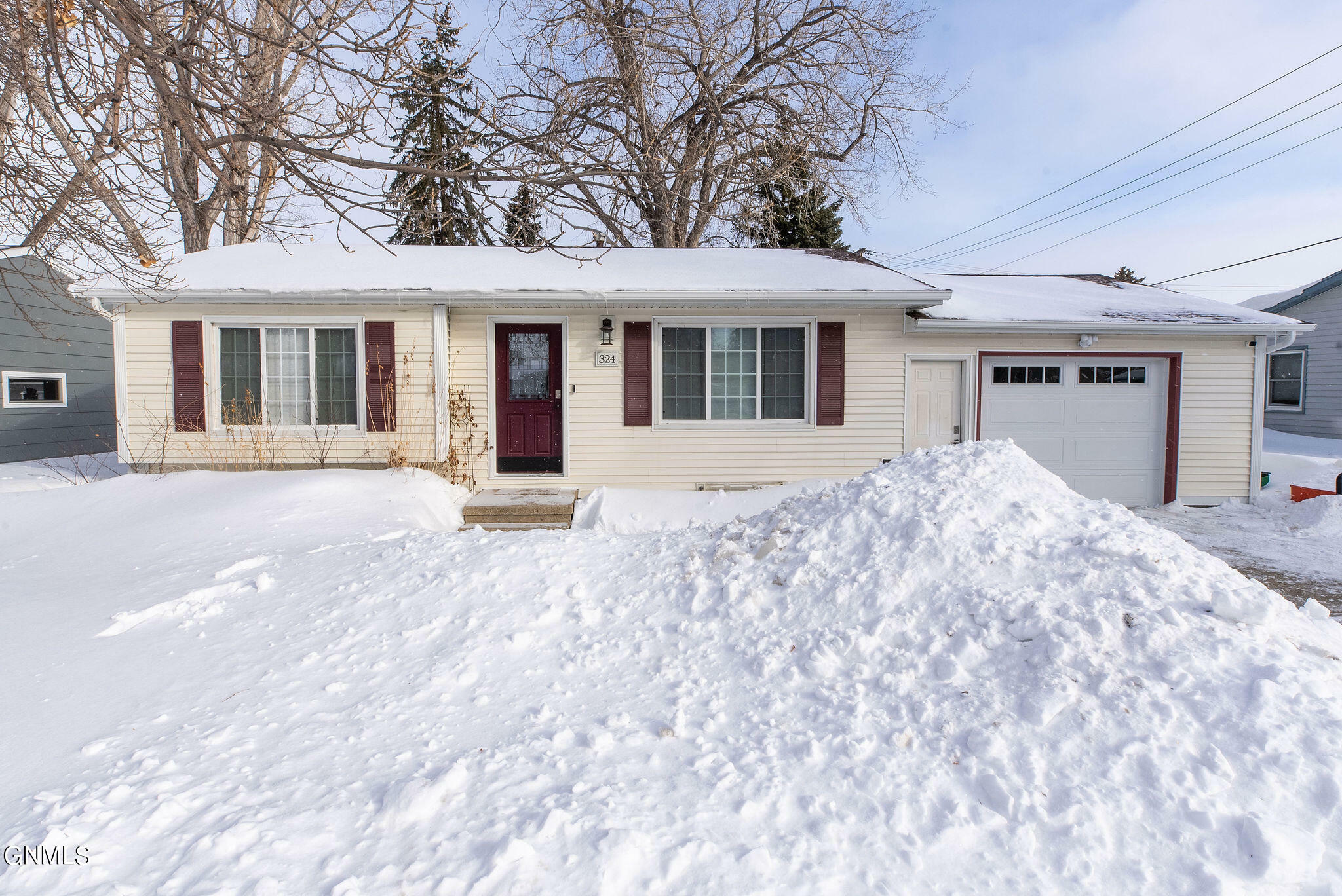 Property Photo:  324 Easy Street  ND 58504 