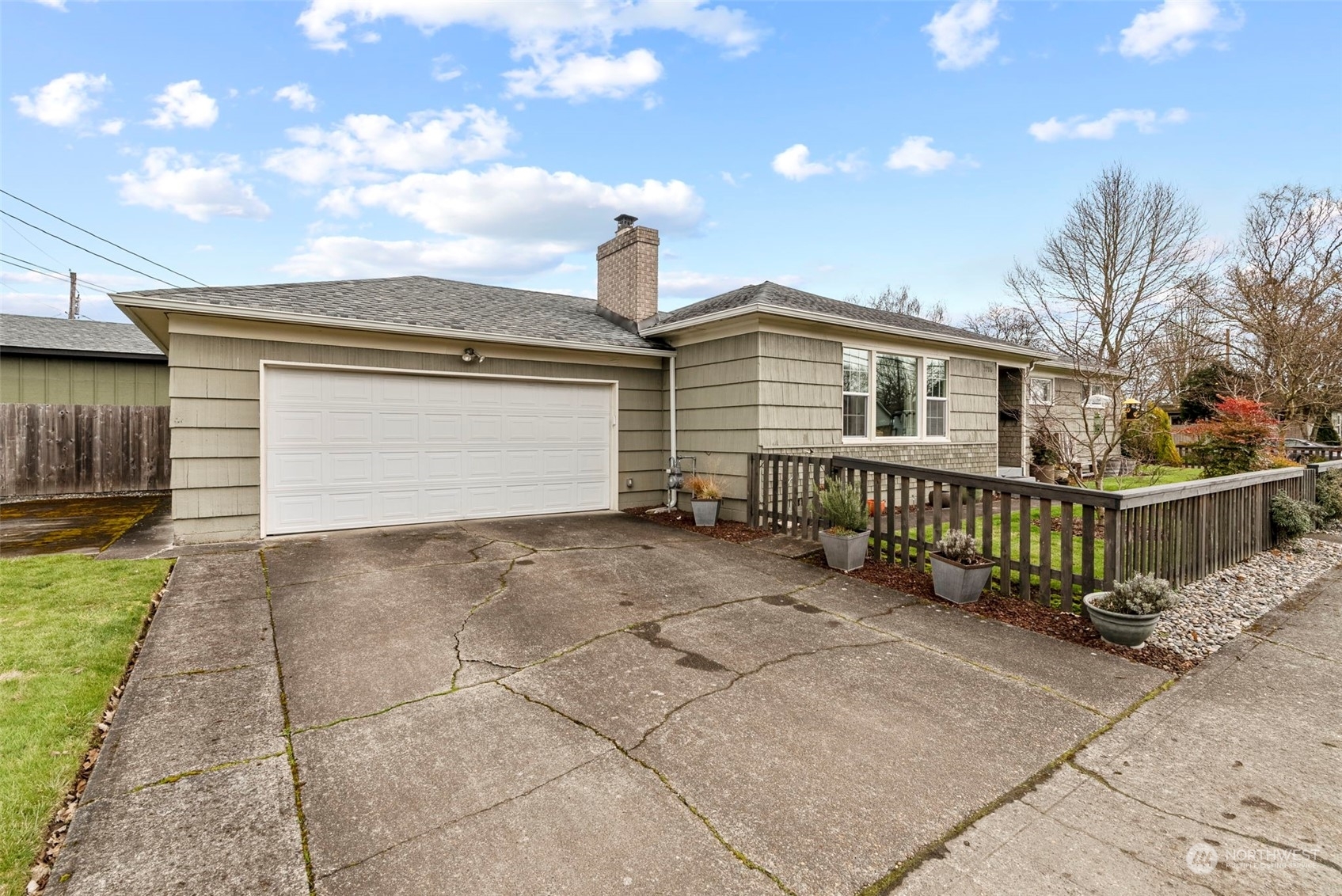 Property Photo:  2706 Cypress Street  WA 98632 