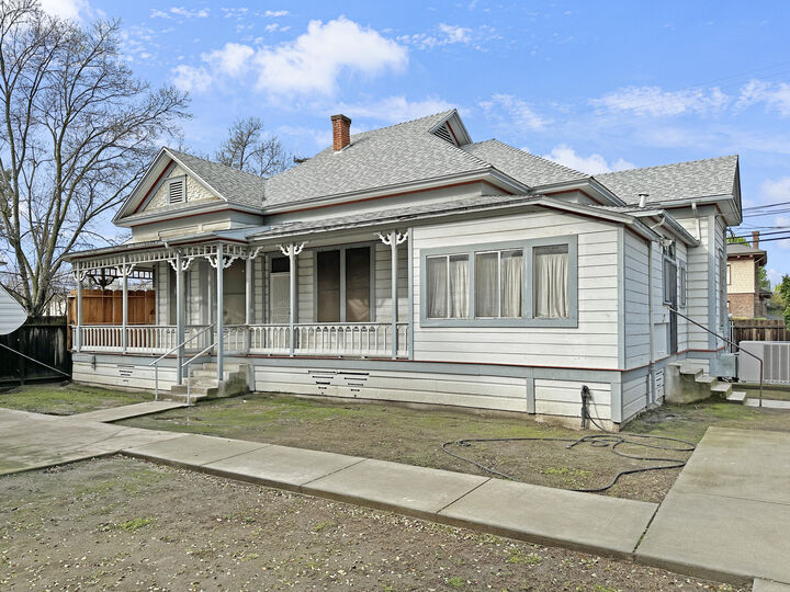 318 W School Avenue  Visalia CA 93291 photo