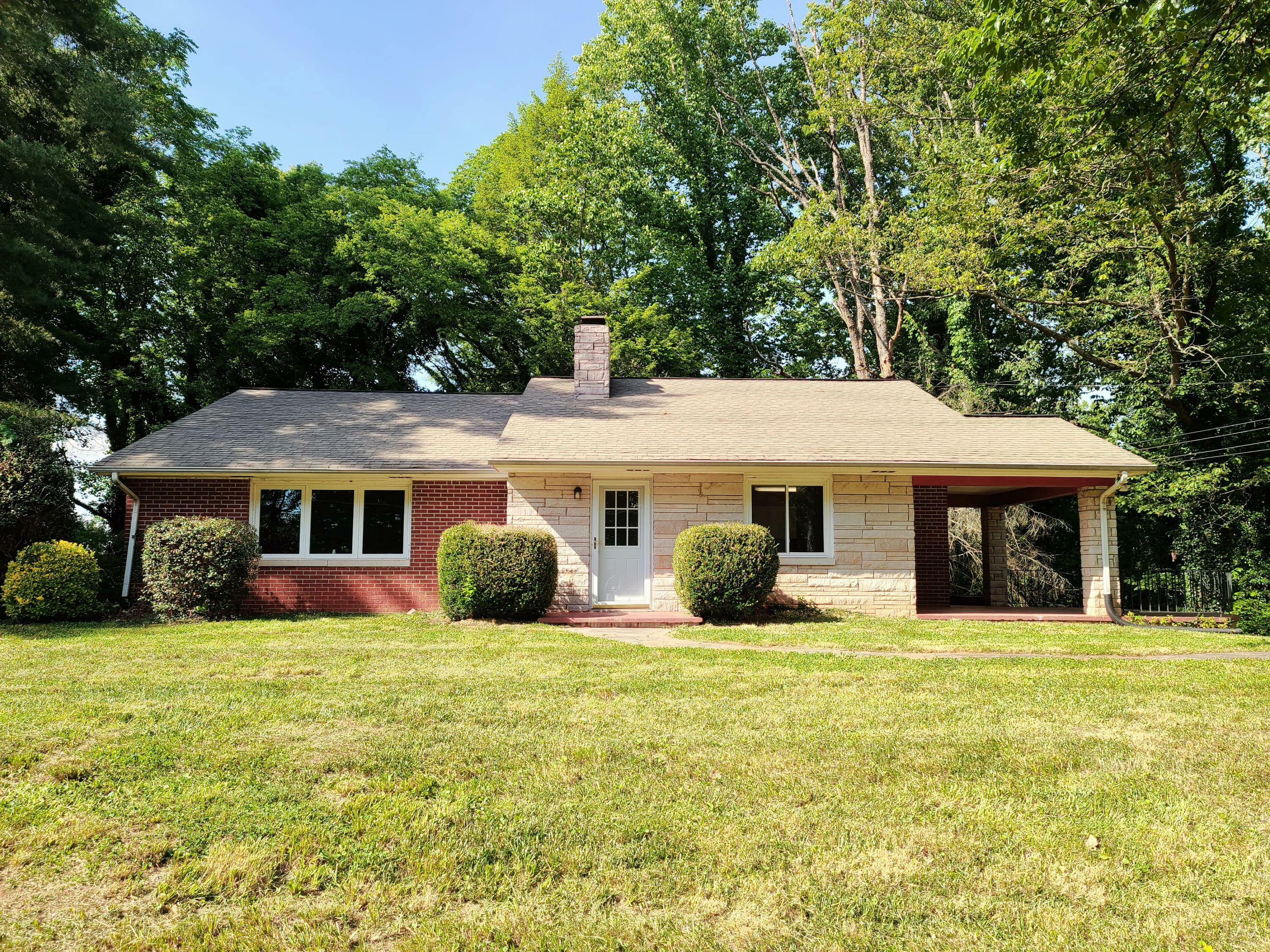 Property Photo:  504 Locust Hill Lane  TN 37920 