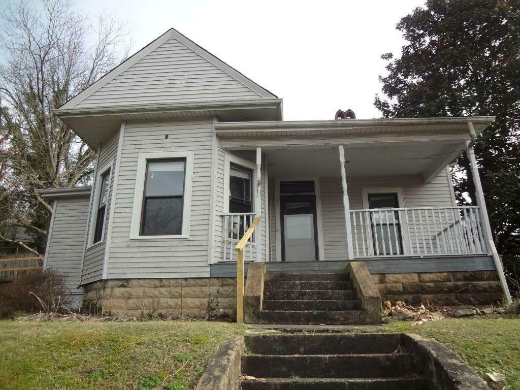 Property Photo:  402 North Elm Avenue  TN 37650 