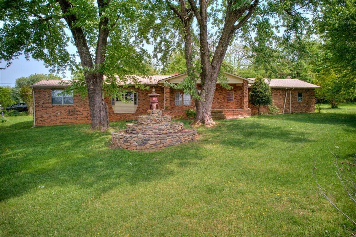 Property Photo: 161 Paul Henley Road TN 37681
