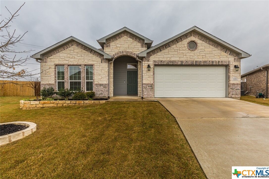 Property Photo: 6142 Fairburn Court TX 76502