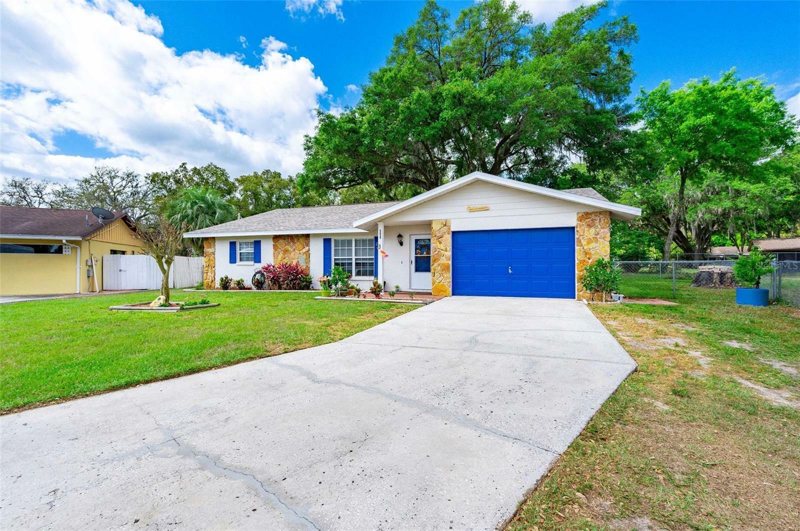 Property Photo:  5629 McCoy Ct  FL 33542 