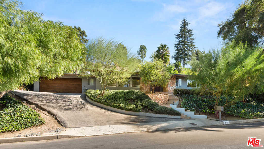 Property Photo:  3936 Woodfield Drive  CA 91403 