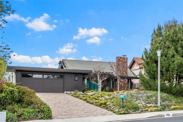 19855 Greenbriar Drive  Tarzana CA 91356 photo
