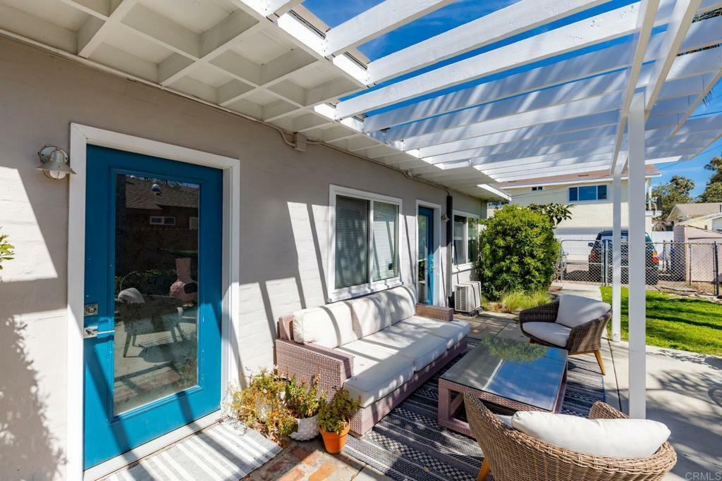 Property Photo:  324 S Freeman Street  CA 92054 