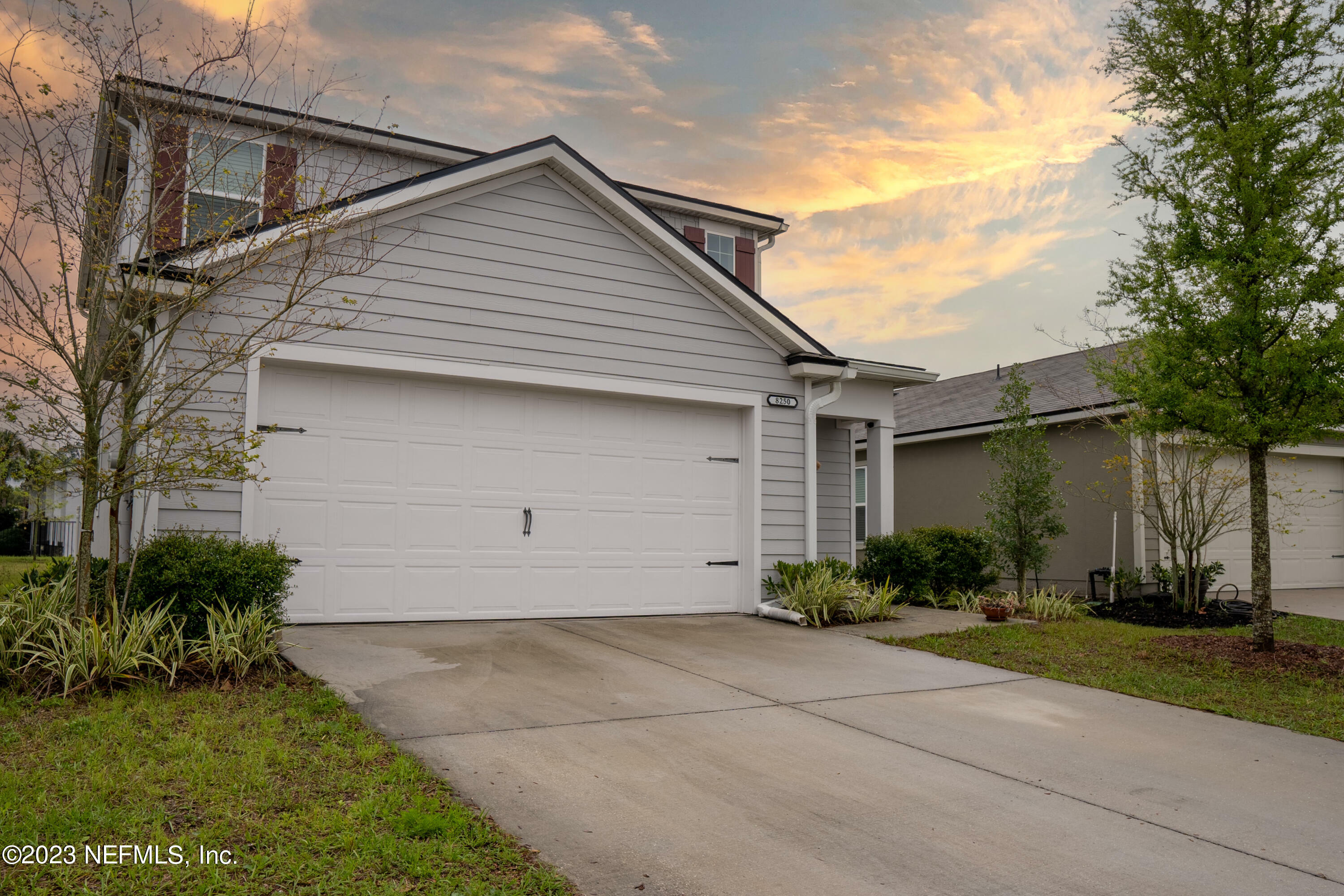 Property Photo:  8250 Meadow Walk Lane  FL 32256 