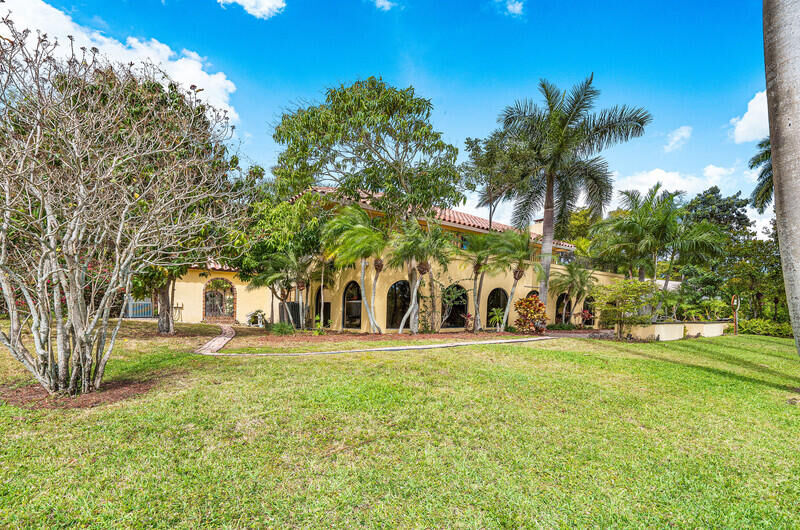 Property Photo:  3581 Lakeview Drive  FL 33445 
