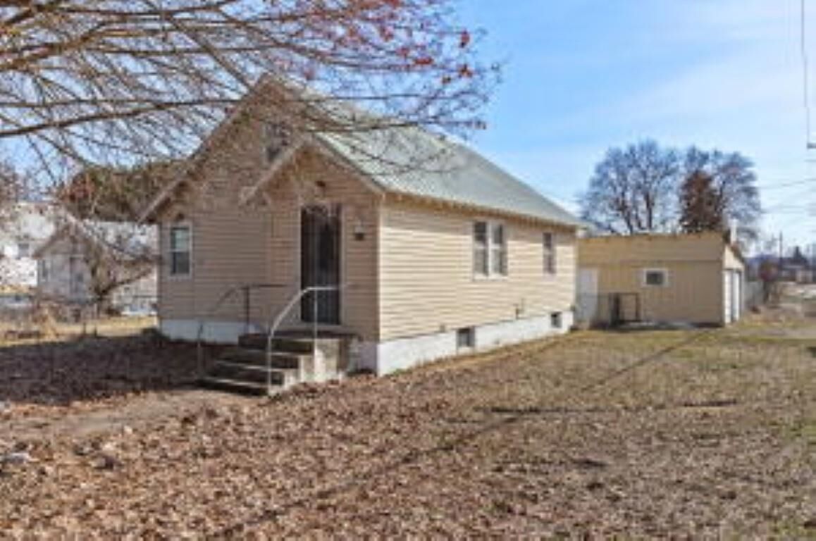 Property Photo:  115 King Ave  WA 99109 