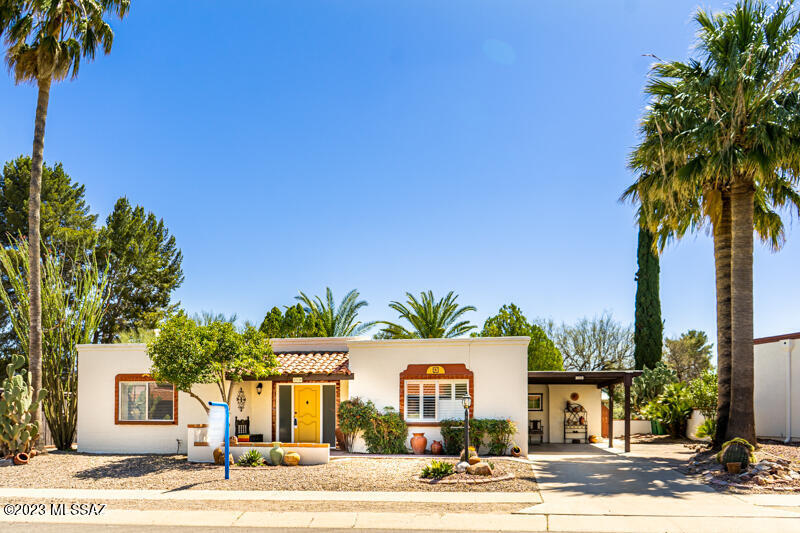 Property Photo: 112 E Los Mangos AZ 85614
