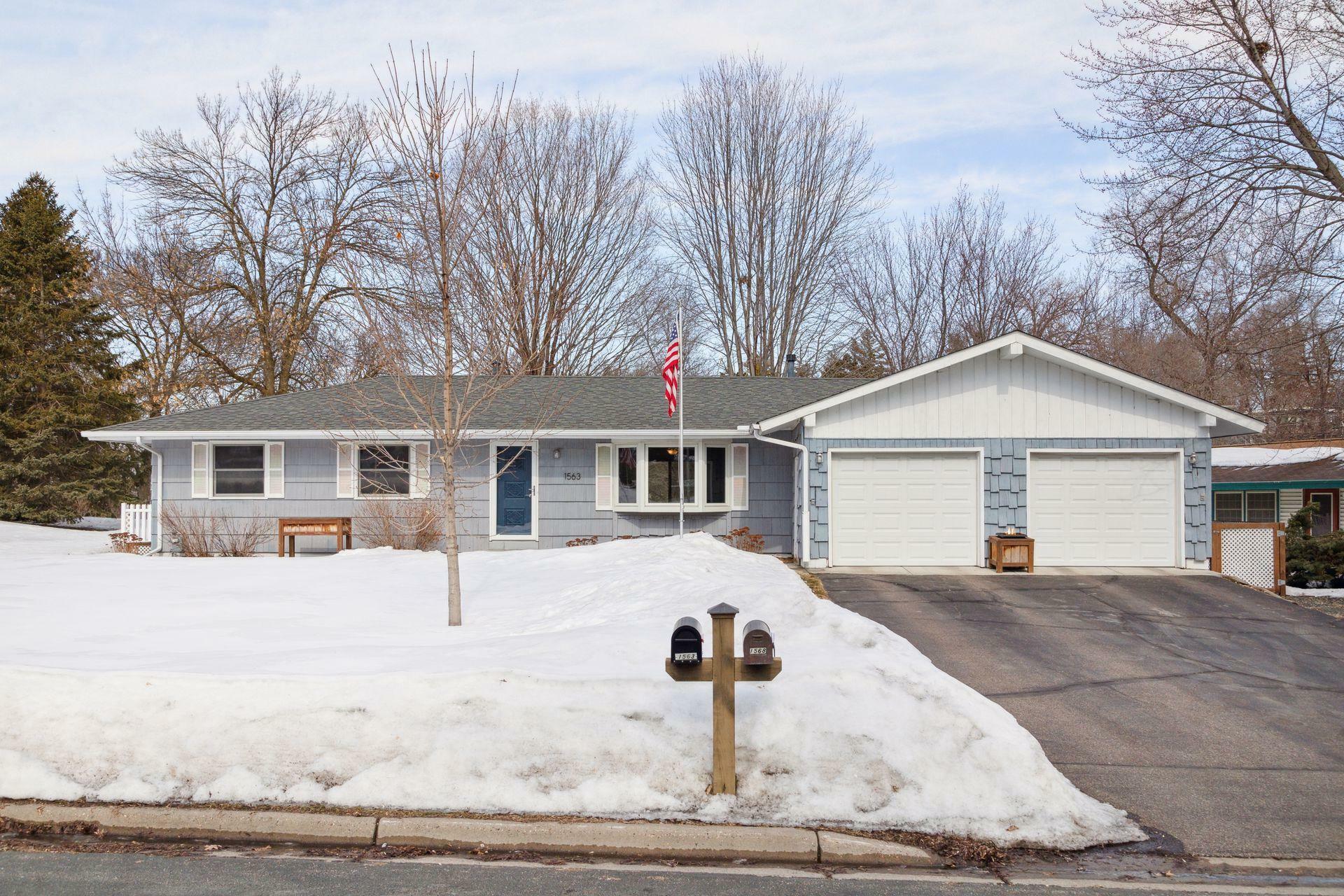Property Photo: 1563 Circle Lane MN 55337