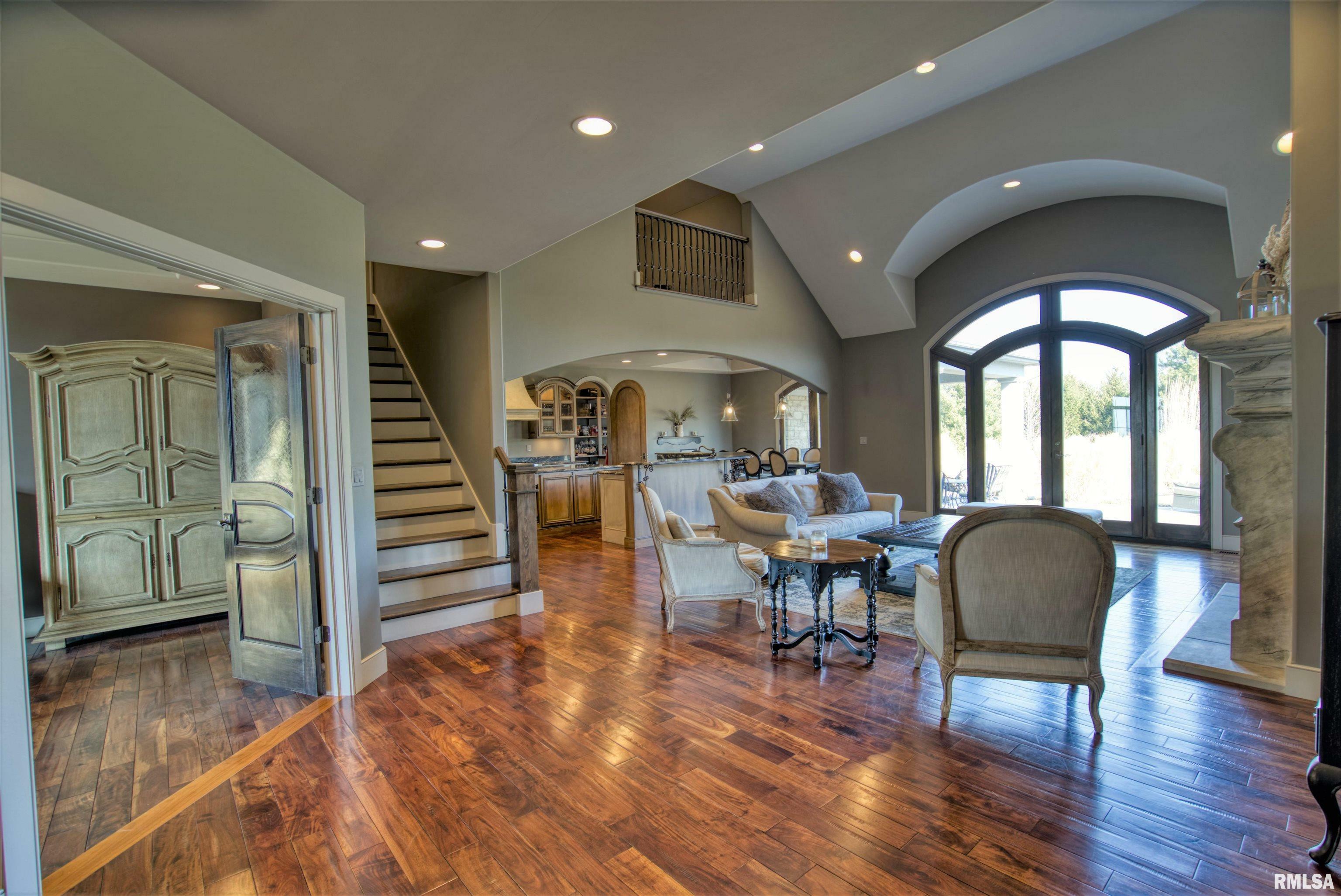 Property Photo: 445 S Franklin Street IL 61483