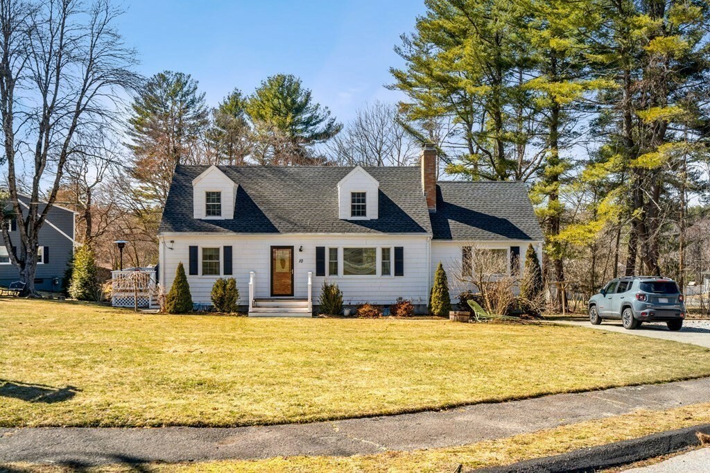 Property Photo:  10 Hemlock Rd  MA 01864 