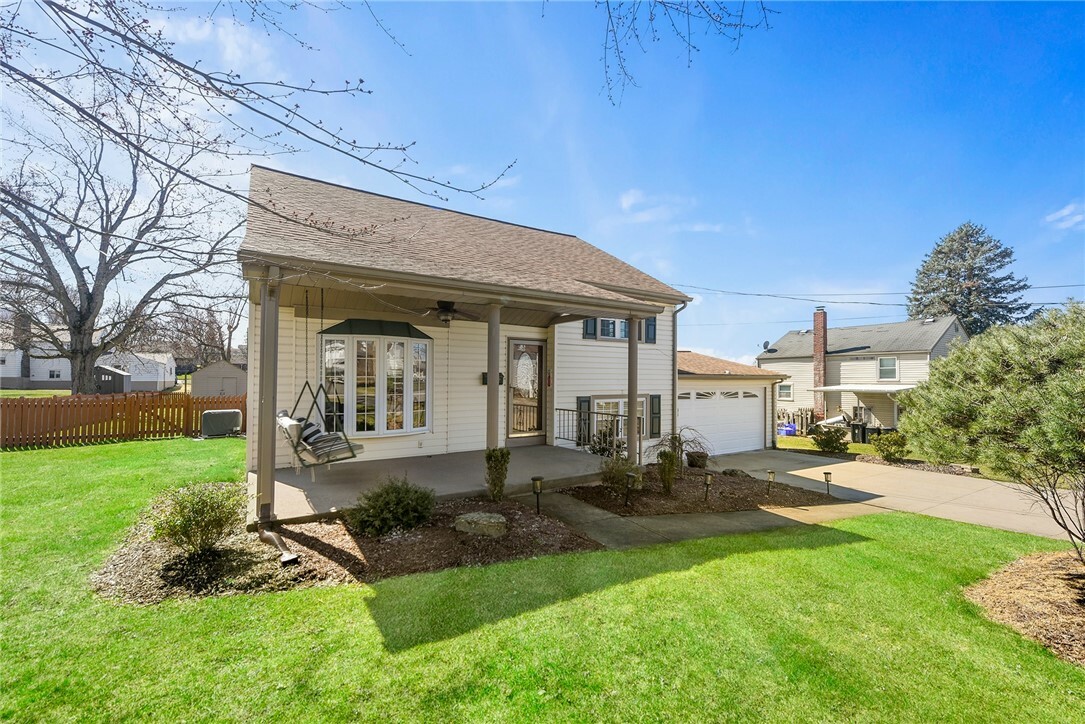 Property Photo:  2102 Oriole Drive  PA 15001 