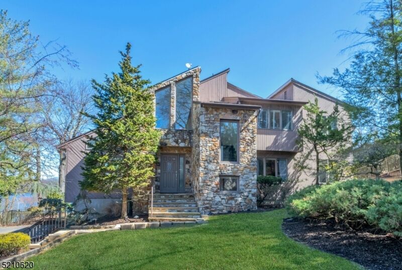 Property Photo: 14 Glen Ct NJ 07442