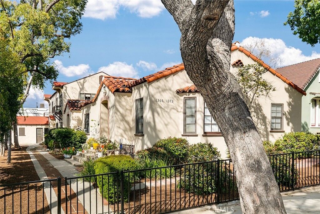 Property Photo:  1365 N Mentor Avenue  CA 91104 
