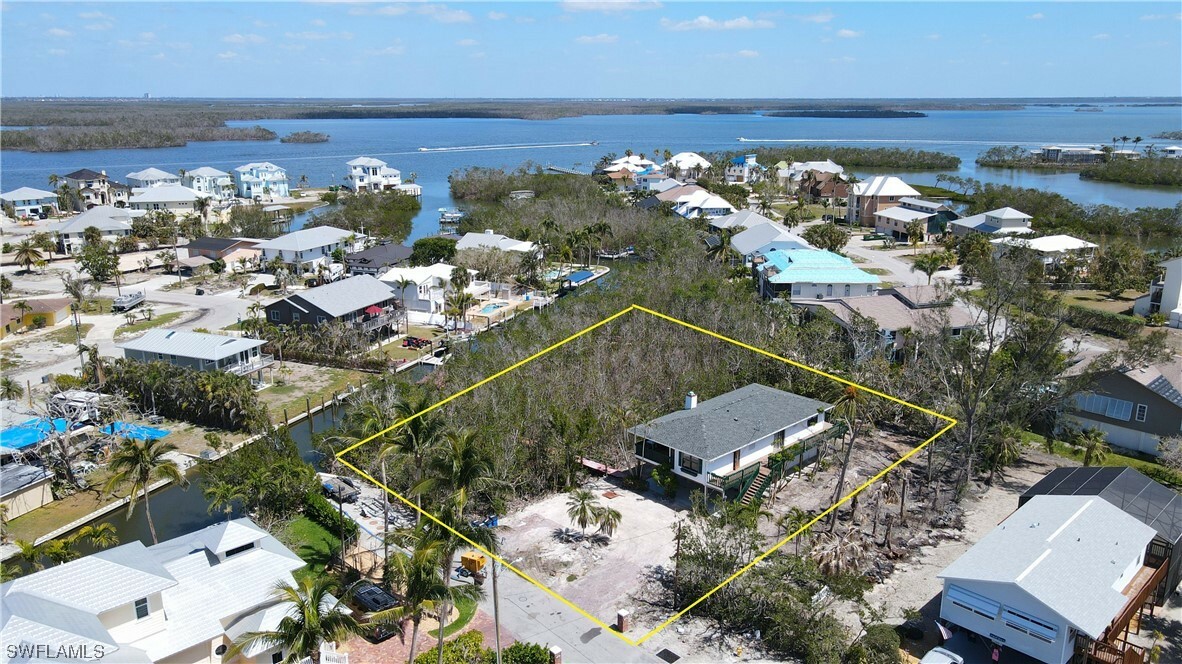 Property Photo:  305 Dundee Road  FL 33931 