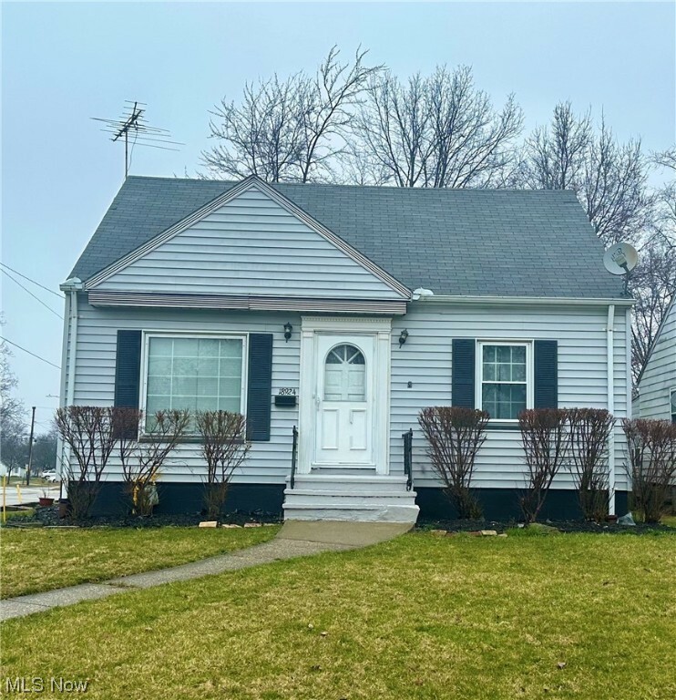 18924 Ferncliffe Avenue  Cleveland OH 44135 photo