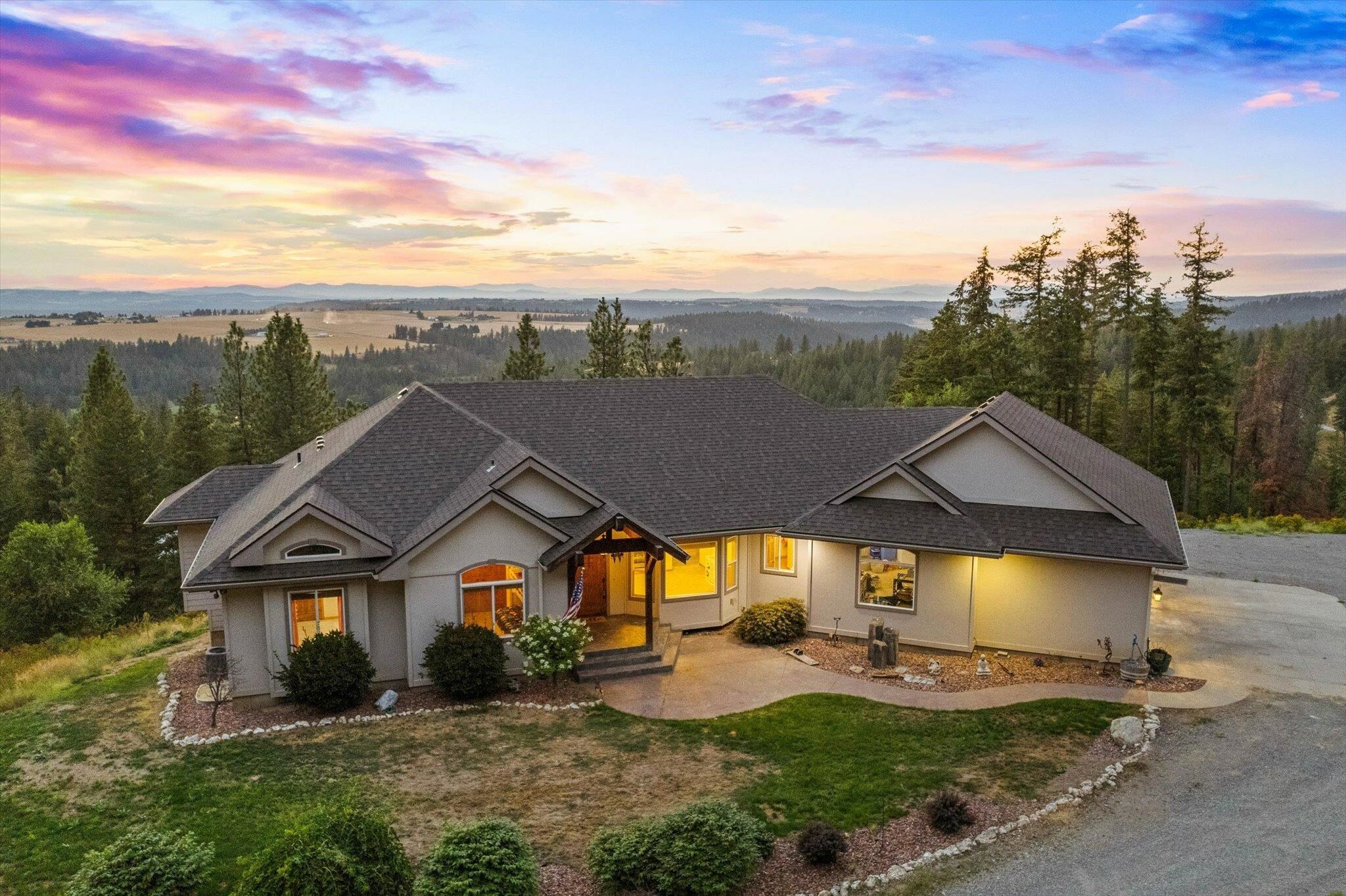 Property Photo: 16422 E Temple Rd WA 99217