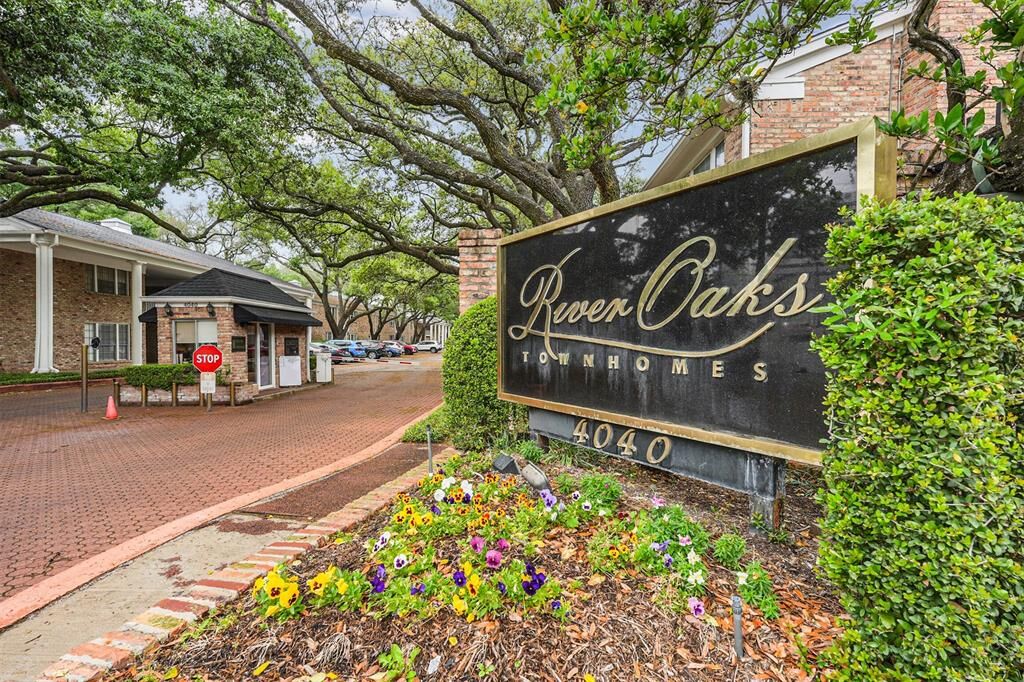 Property Photo: 4040 San Felipe Street 140 TX 77027