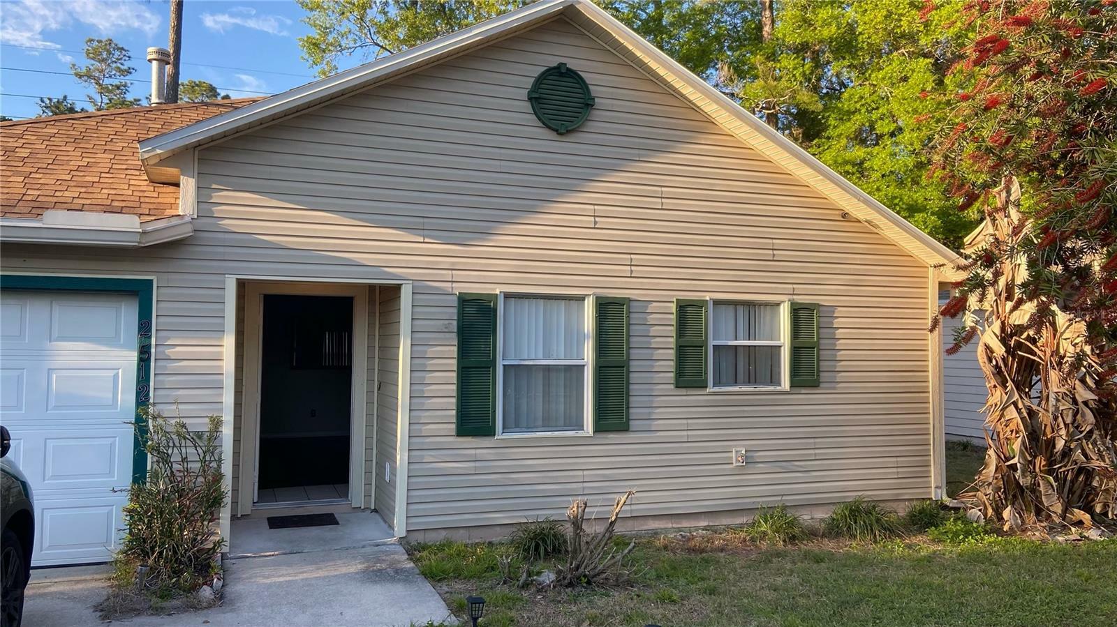 Property Photo:  2512 NW 38th Place  FL 32605 