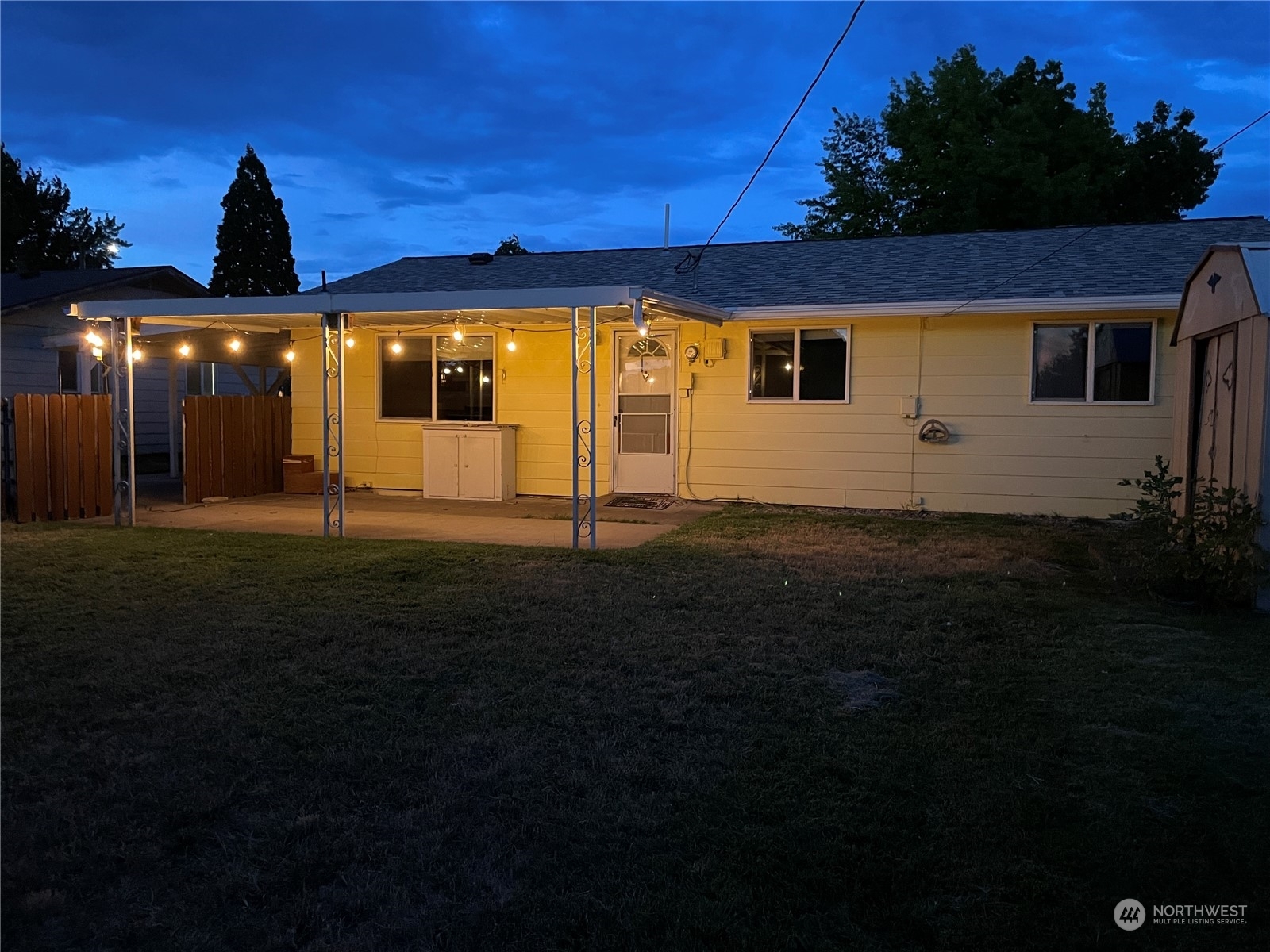 Property Photo:  609 Cardinal Drive  WA 99362 