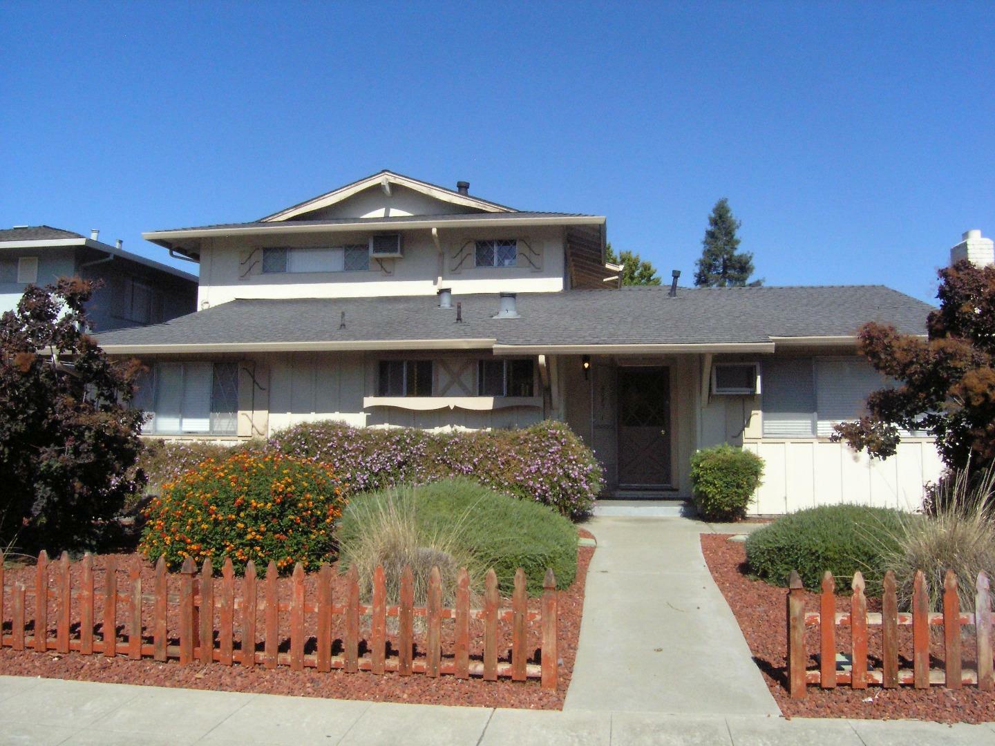 Property Photo:  2083 Town And Country Lane  CA 95050 