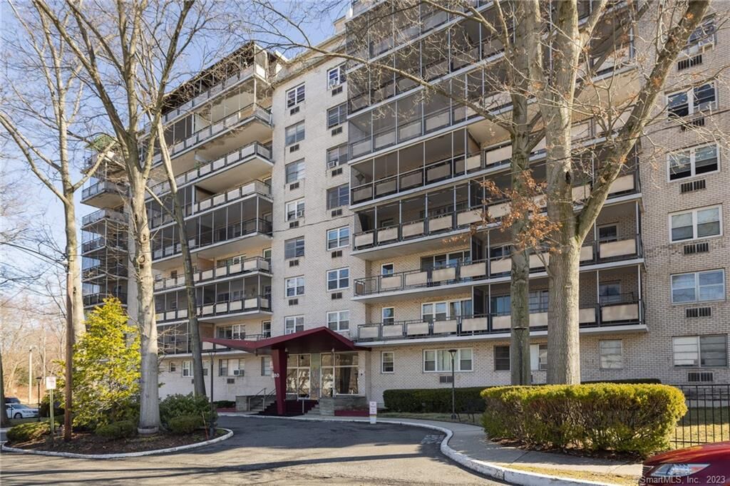 Property Photo:  80 Cartright Street 8G  CT 06604 