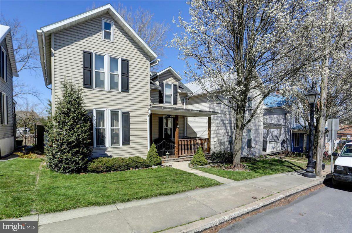 Property Photo:  467 E King Street  PA 17257 