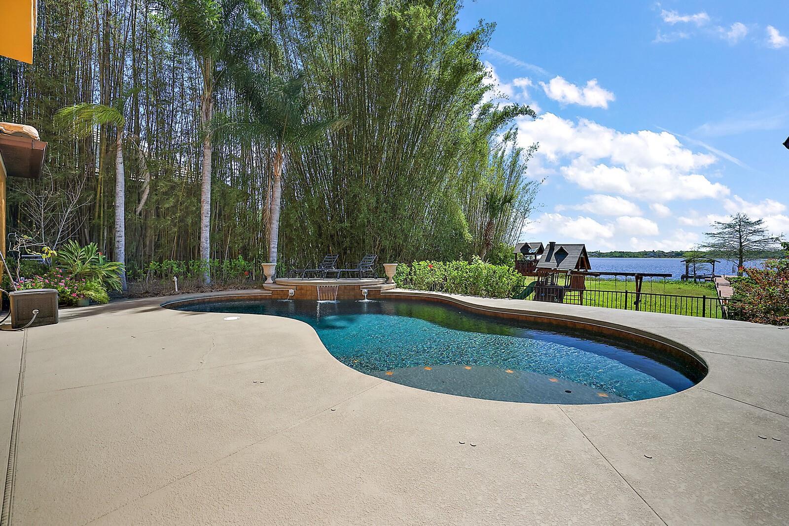 Property Photo: 1016 Juliette Boulevard FL 32757