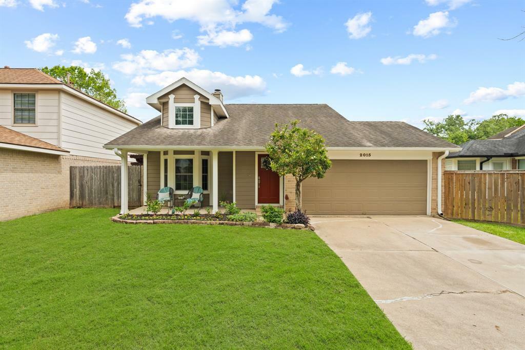 Property Photo:  2015 Courtshire Lane  TX 77478 