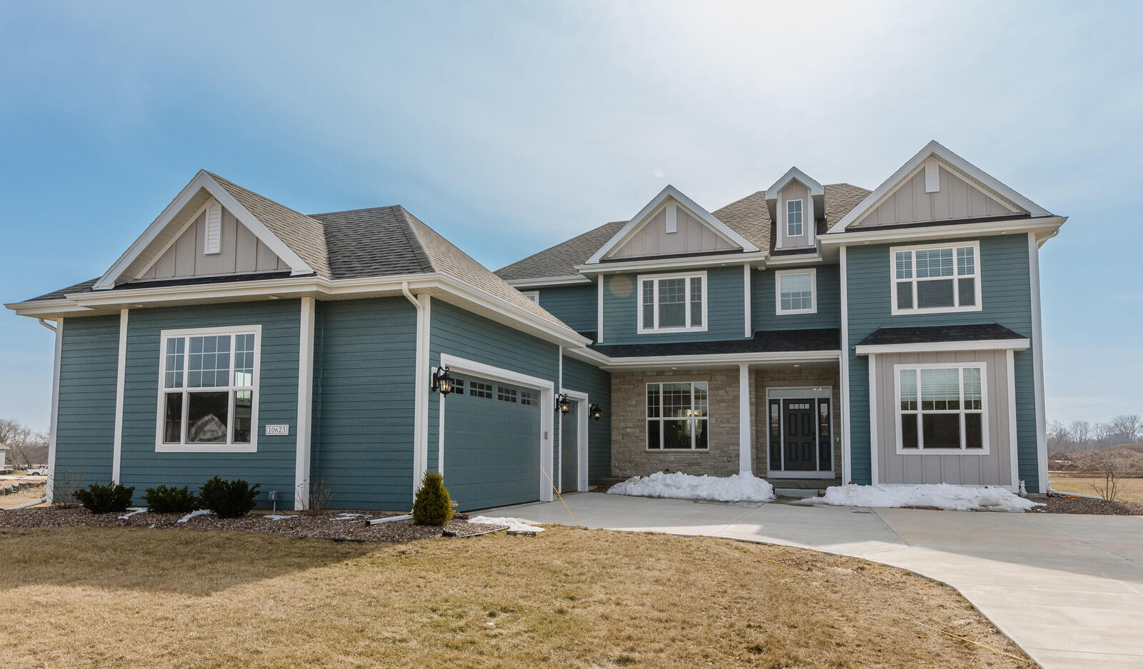 Property Photo: 10623 N Coneflower Ct 53092