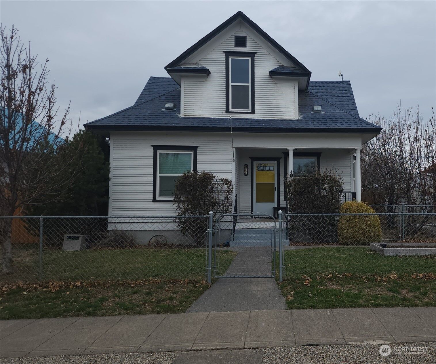 Property Photo: 408 S Alder Street WA 99159