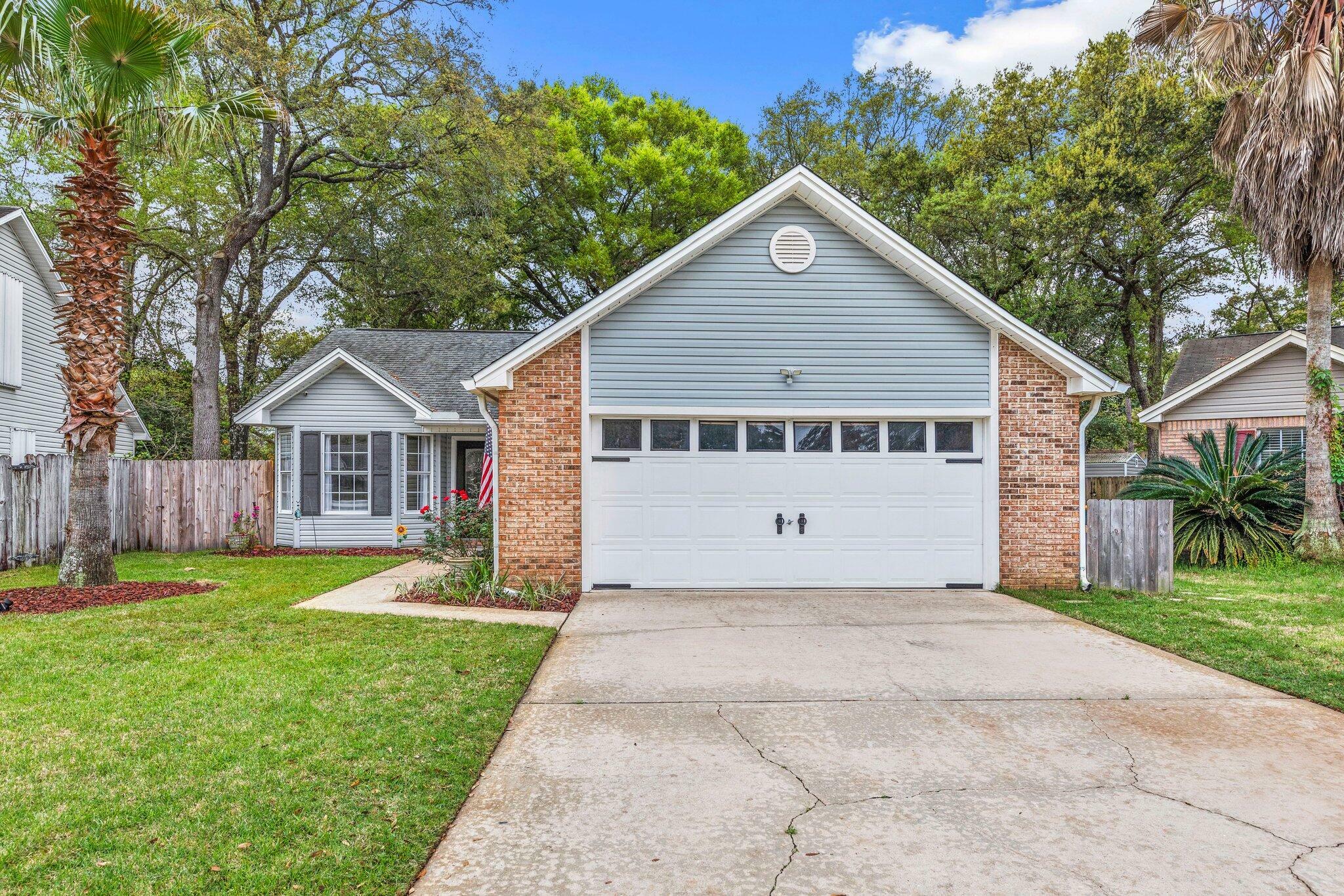 Property Photo: 166 Wright Circle FL 32578