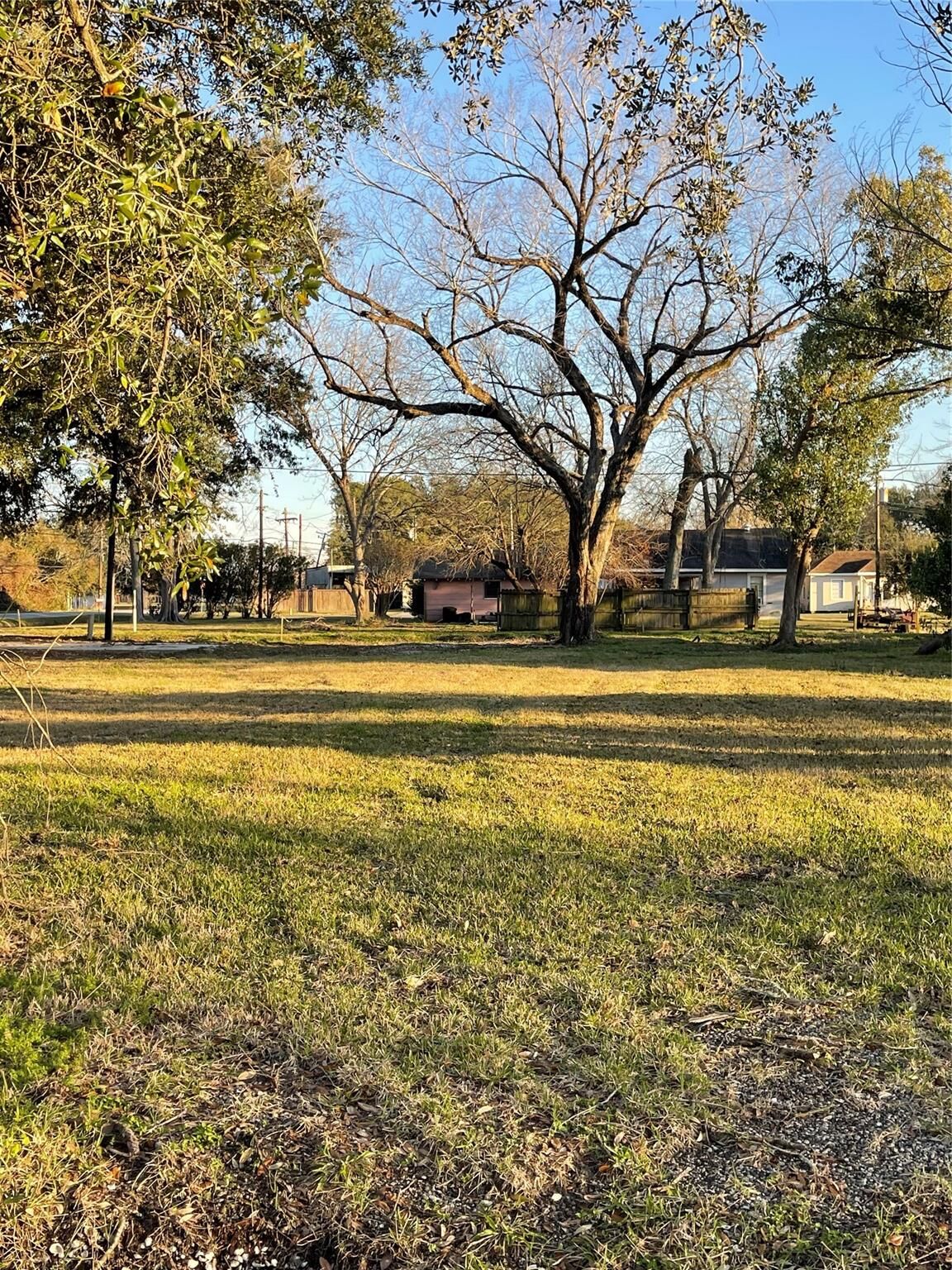 Property Photo:  108 Sycamore Street  TX 77651 