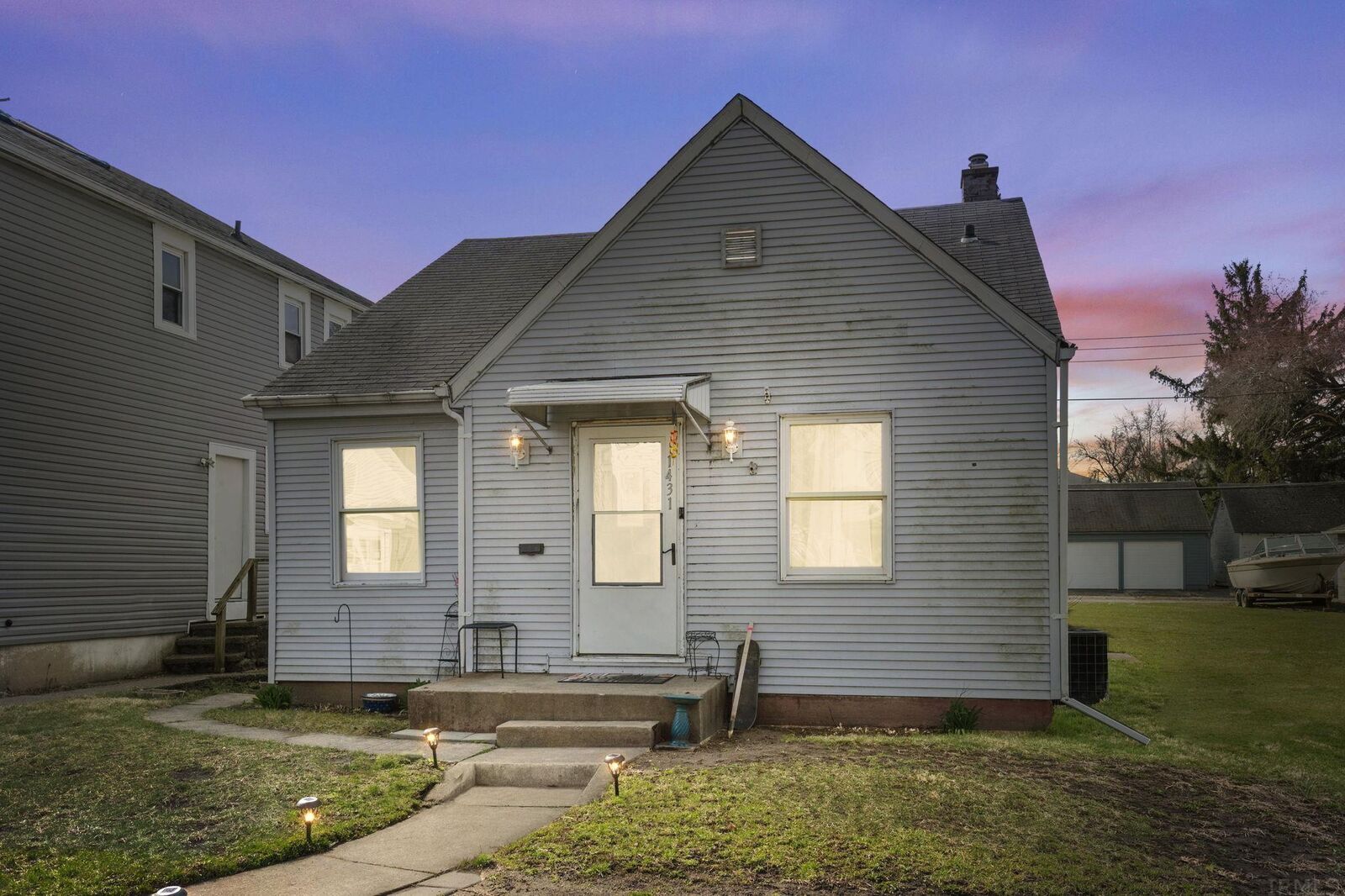 Property Photo:  1431 Swinney Avenue  IN 46802 