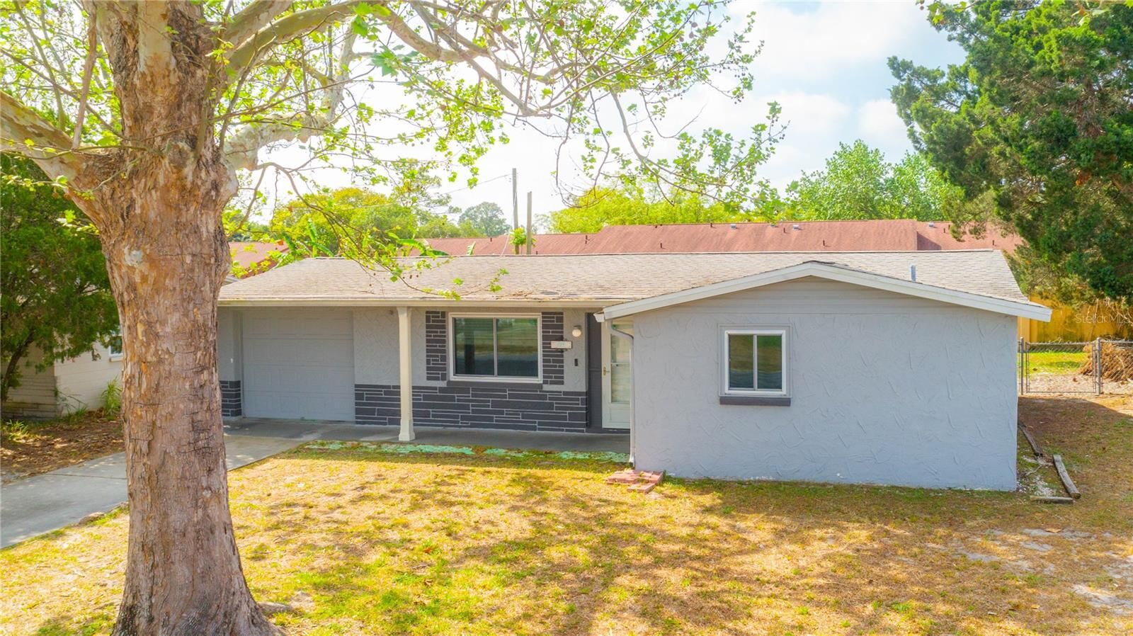 Property Photo:  7214 Princeton Drive  FL 34667 