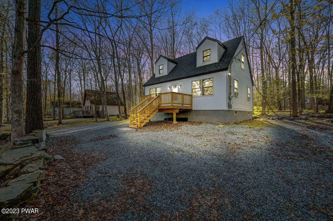 Property Photo:  261 Upper Independence Drive  PA 18435 