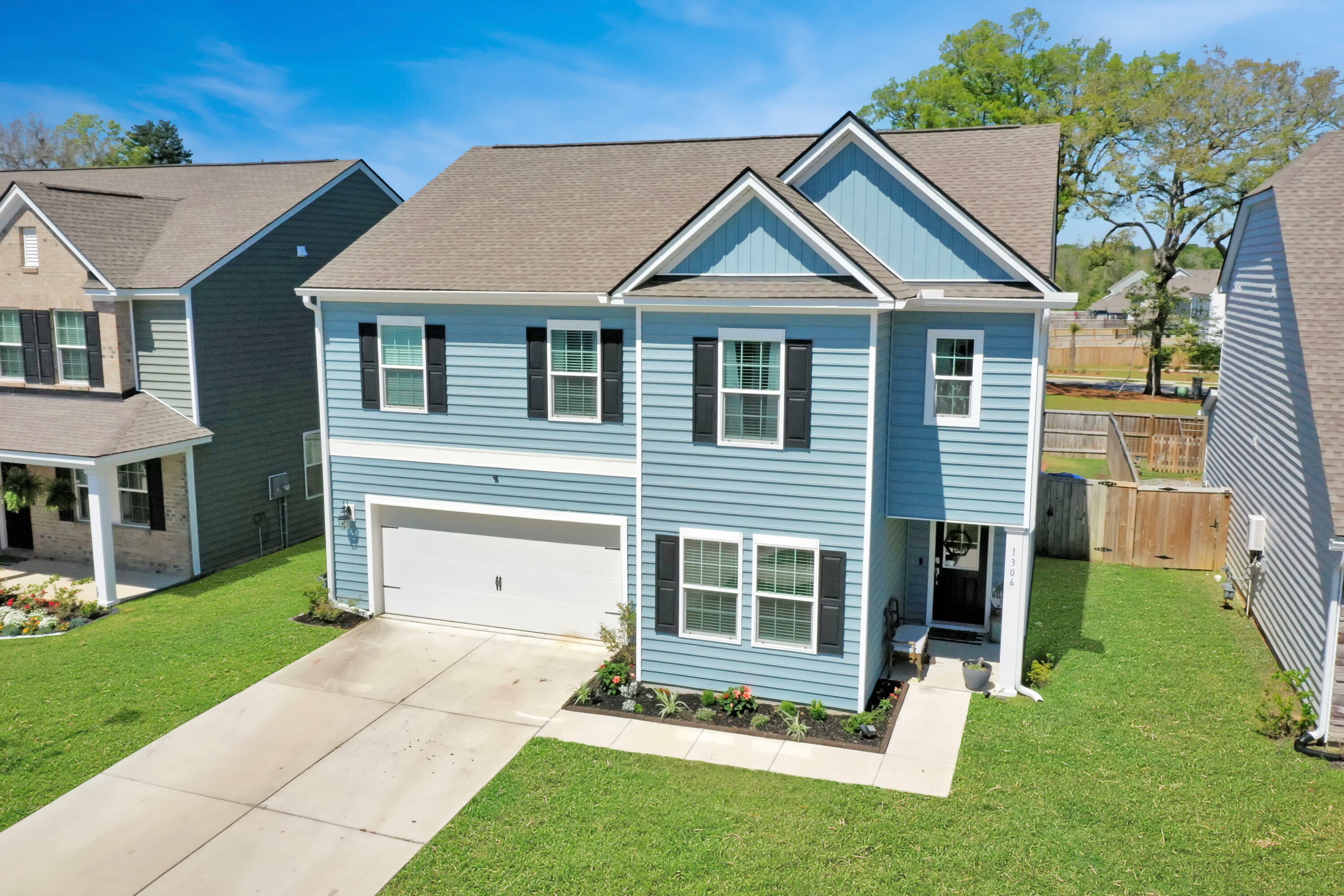 Property Photo: 1306 Berry Grove Drive SC 29485